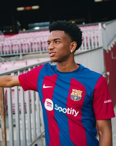 barcelona_2023_24_nike_home_kit_a.png