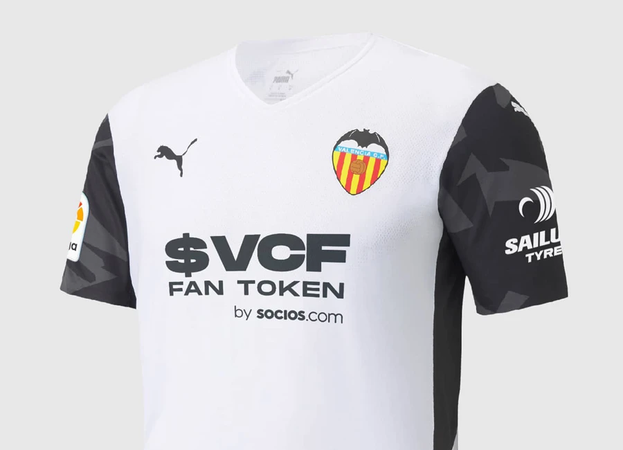 Valencia 2021-22 Puma Home Kit #valencia #valenciacf #pumafootball