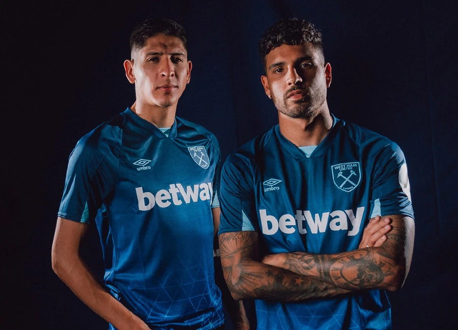West Ham United 2023-24 Umbro Third Kit
